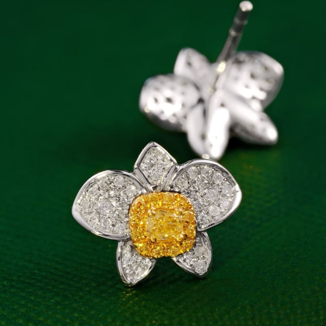 14k Gold 0.50 Ct Natural Color Diamond Earrings - 3