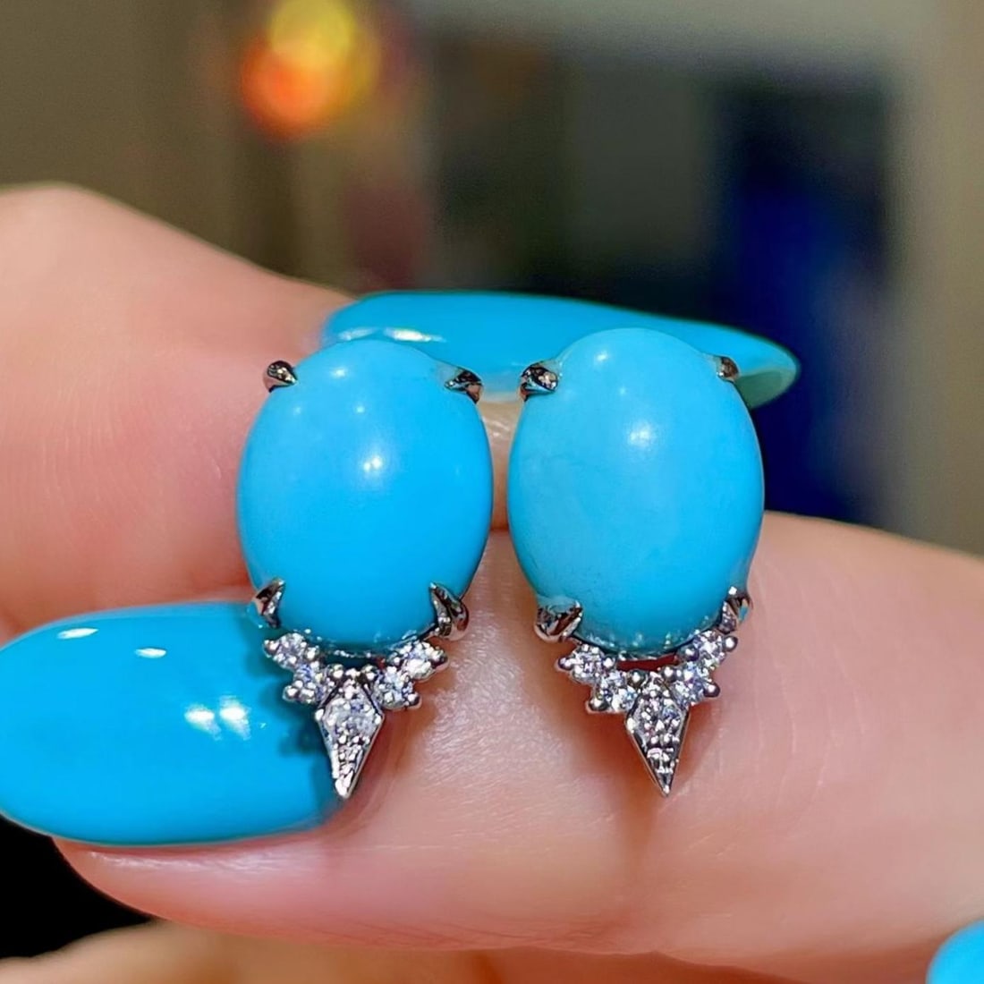 14k Gold 4.59 Ctw Natural Blue Turquoise & Diamond Earrings: Ref:231188374 // gold content:14k gold // main gemstone:blue turquoise // shape:oval // carat weight:4. 5ct // color:blue // treatment:natural // // adjacent gemstone 2 : diamond // shape:round // car