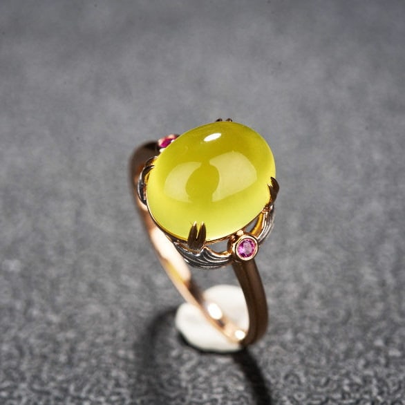 14k Gold 5.42 Ct Natural Prehnite & Ruby Ring: Ref:231188381 // gold content:14k gold // ring size:7. 25us // // main gemstone:prehnite // shape:oval // carat weight:5. 42ct // color:yellow // treatment:natural // // adjacent gemstone 2 : ruby //