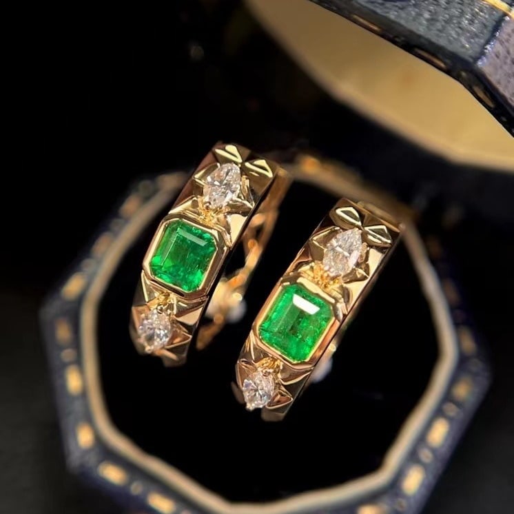 14k Gold 0.76 Ctw Natural Emerald & Diamond Earrings - 2
