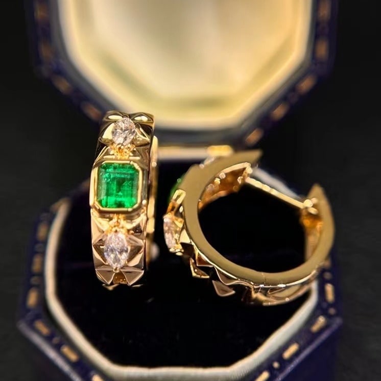 14k Gold 0.76 Ctw Natural Emerald & Diamond Earrings - 3