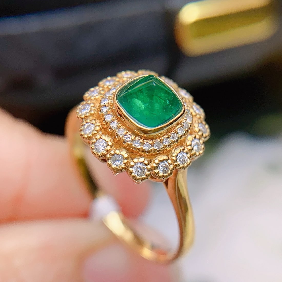 14k Gold 0.70 Ct Natural Emerald & Diamond Ring - 2
