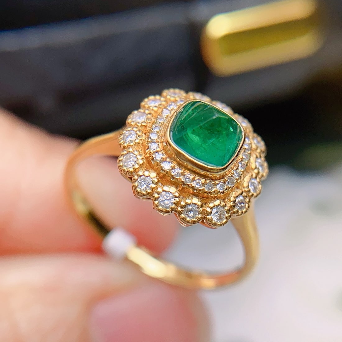 14k Gold 0.70 Ct Natural Emerald & Diamond Ring - 3