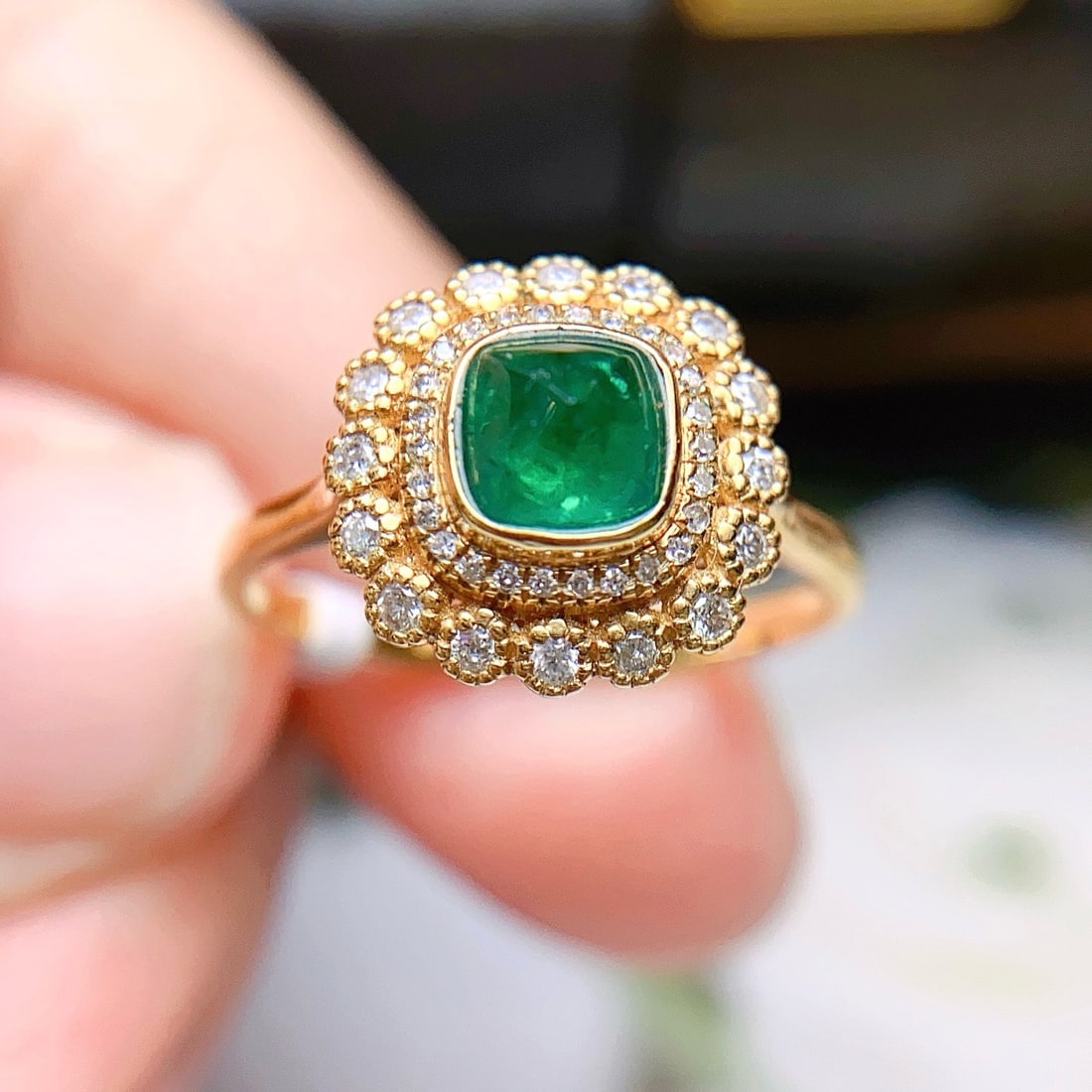 14k Gold 0.70 Ct Natural Emerald & Diamond Ring - 6