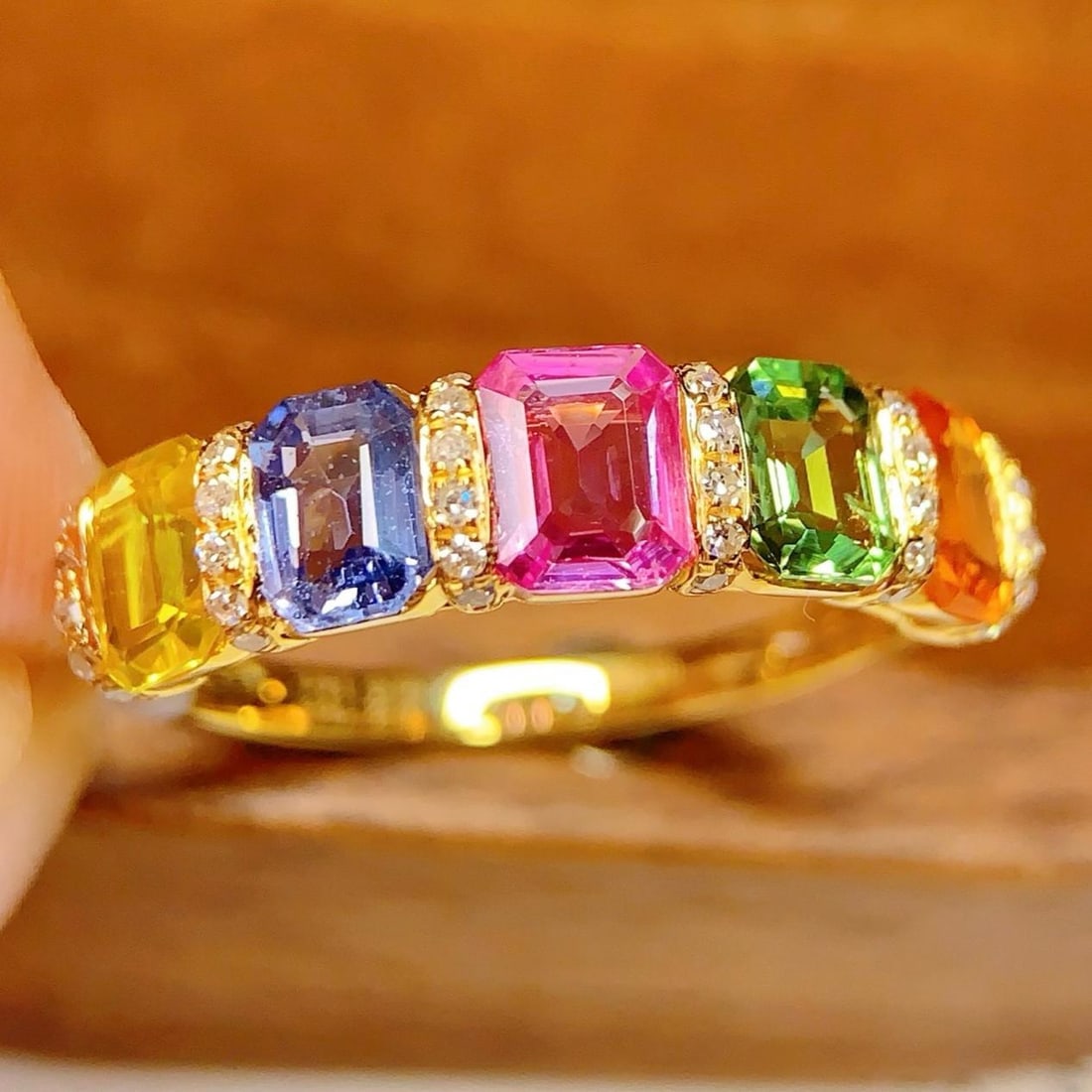 14k Gold 2.75 Ct Natural Sapphire & Diamond Ring: Ref:231188400 // gold content:14k gold // ring size:7. 25us // // main gemstone:sapphire // shape:octagonal // carat weight:2. 75ct // color:color // treatment:natural // // adjacent gemstone 2 :
