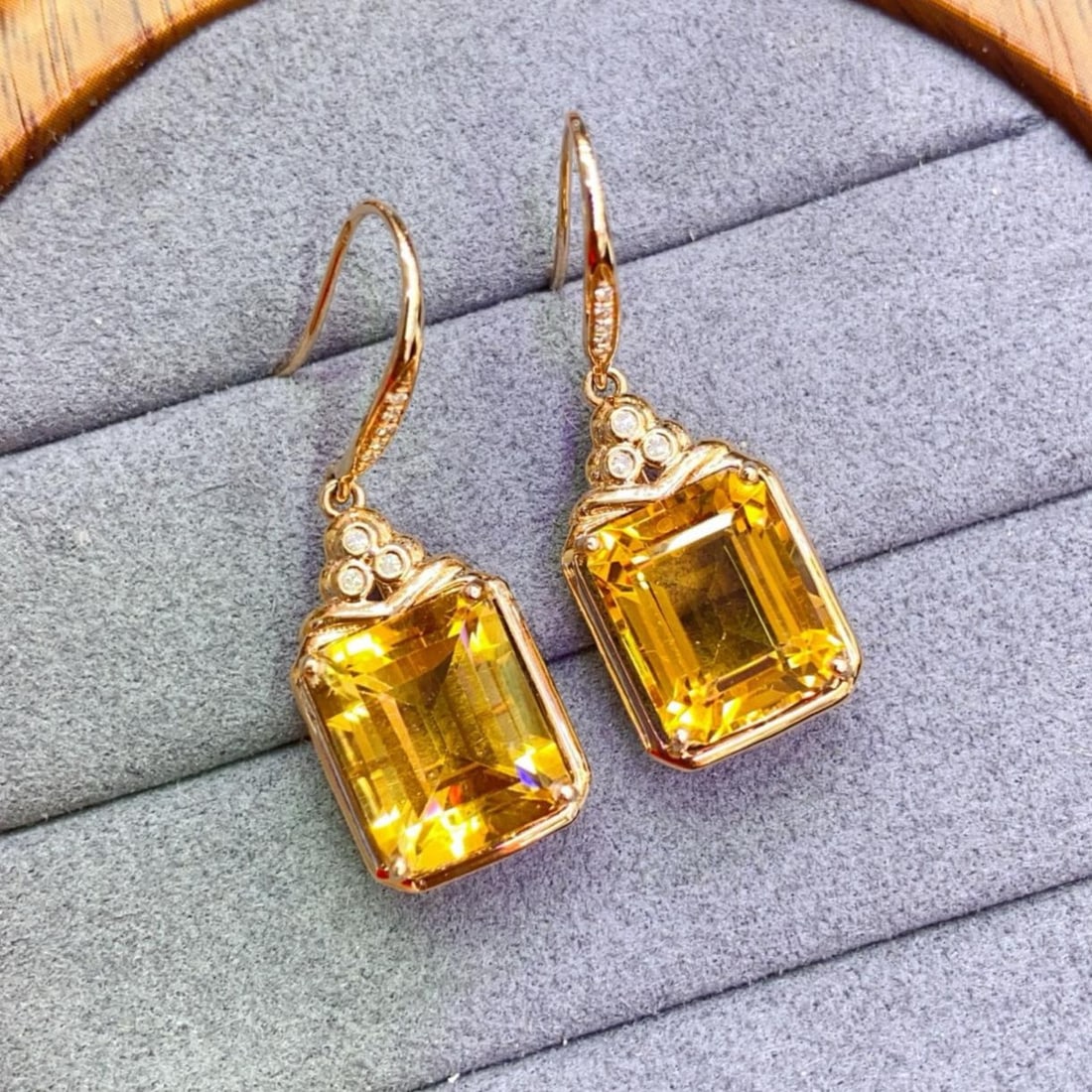 14k Gold 9.2 Ct Natural Citrine & Diamond Earrings: Ref:231188432 // gold content:14k gold // main gemstone:citrine // shape:octagonal // carat weight:9. 2ct // color:yellow // treatment:natural // // adjacent gemstone 2 : diamond // number of