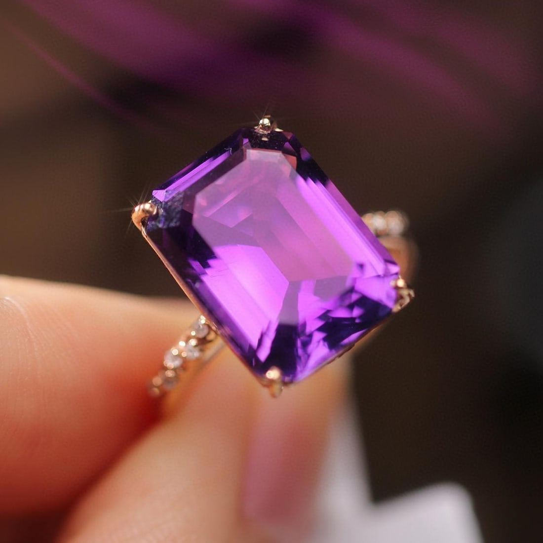 14k Gold 7.95 Ctw Natural Amethyst & Diamond Ring: Ref:231188436 // gold content:14k gold // ring size:7. 25us // // main gemstone:amethyst // shape:octagonal // carat weight:7. 9ct // color:purple // treatment:natural // // adjacent gemstone 2 :