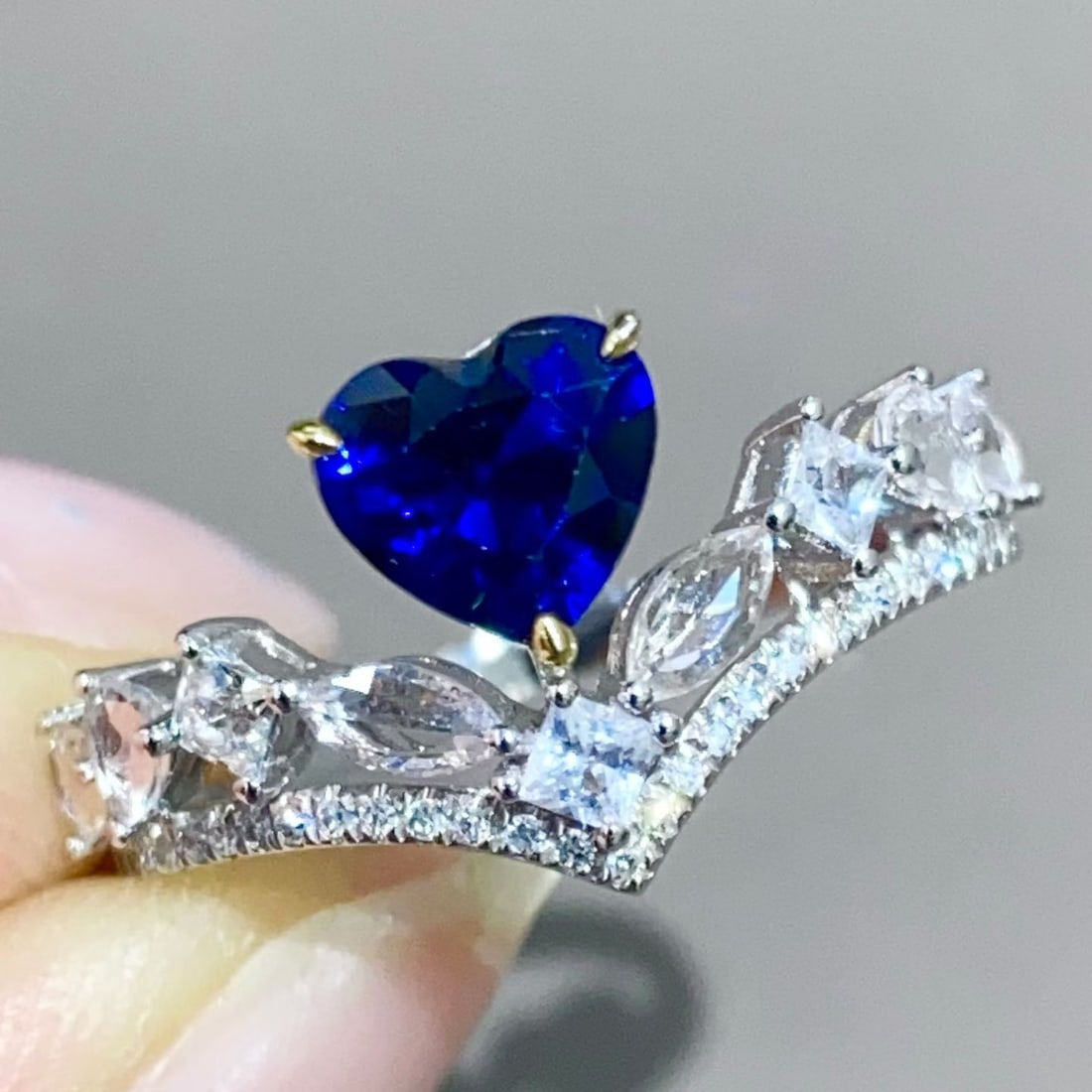 14k Gold 1 Ct Natural Sapphire & Sapphire & Diamond Ring - 4