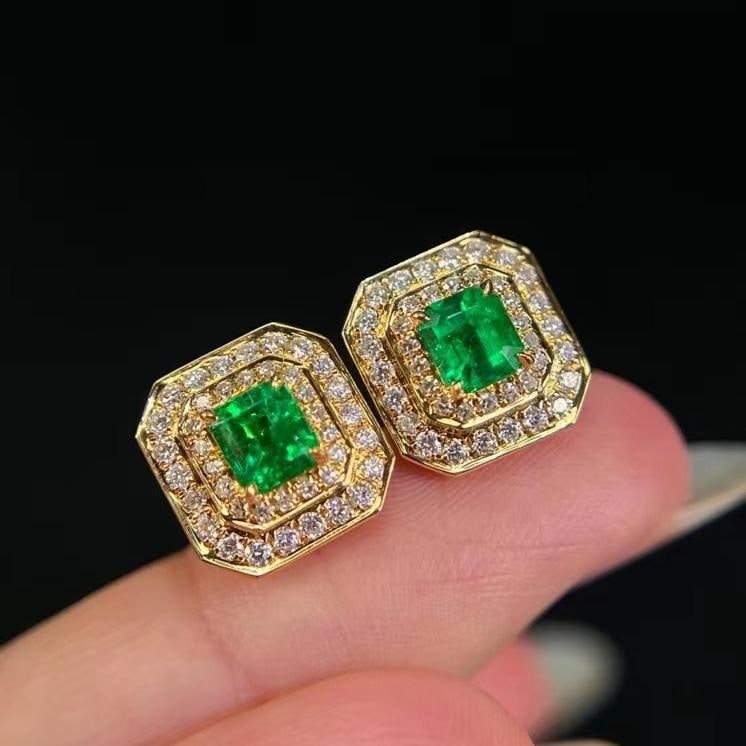14k Gold 0.85 Ct Natural Emerald & Diamond Earrings: Ref:231188440 // gold content:14k gold // main gemstone:emerald // shape:octagonal // carat weight:0. 85ct // color:green // treatment:natural // // adjacent gemstone 2 : diamond // shape:round //