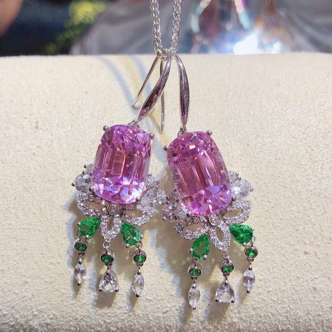 14k Gold 19.74 Ctw Natural Kunzite & Sapphire Earrings: Ref:231189018 // gold content:14k gold // main gemstone:kunzite // shape:cushion // carat weight:17. 14ct // color:pinkish purple // treatment:natural // // adjacent gemstone 2 : sapphire // shape:mul