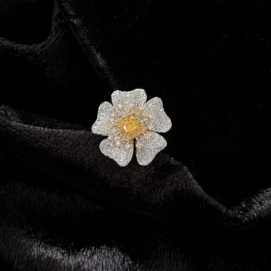 14k Gold 0.90 Ct Natural Color Diamond & Flowers Pendant( Without Chain ) - 3