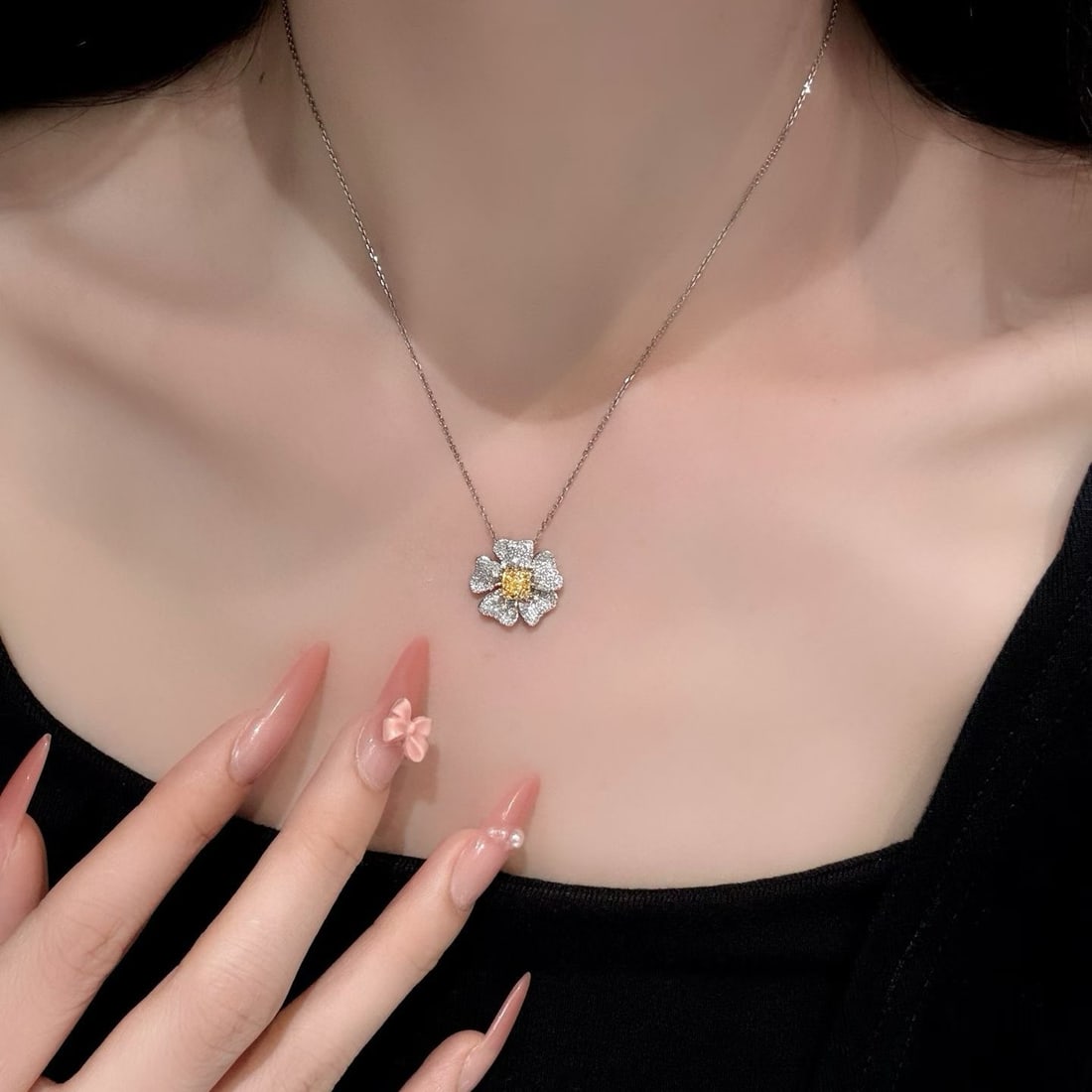 14k Gold 0.90 Ct Natural Color Diamond & Flowers Pendant( Without Chain ) - 5