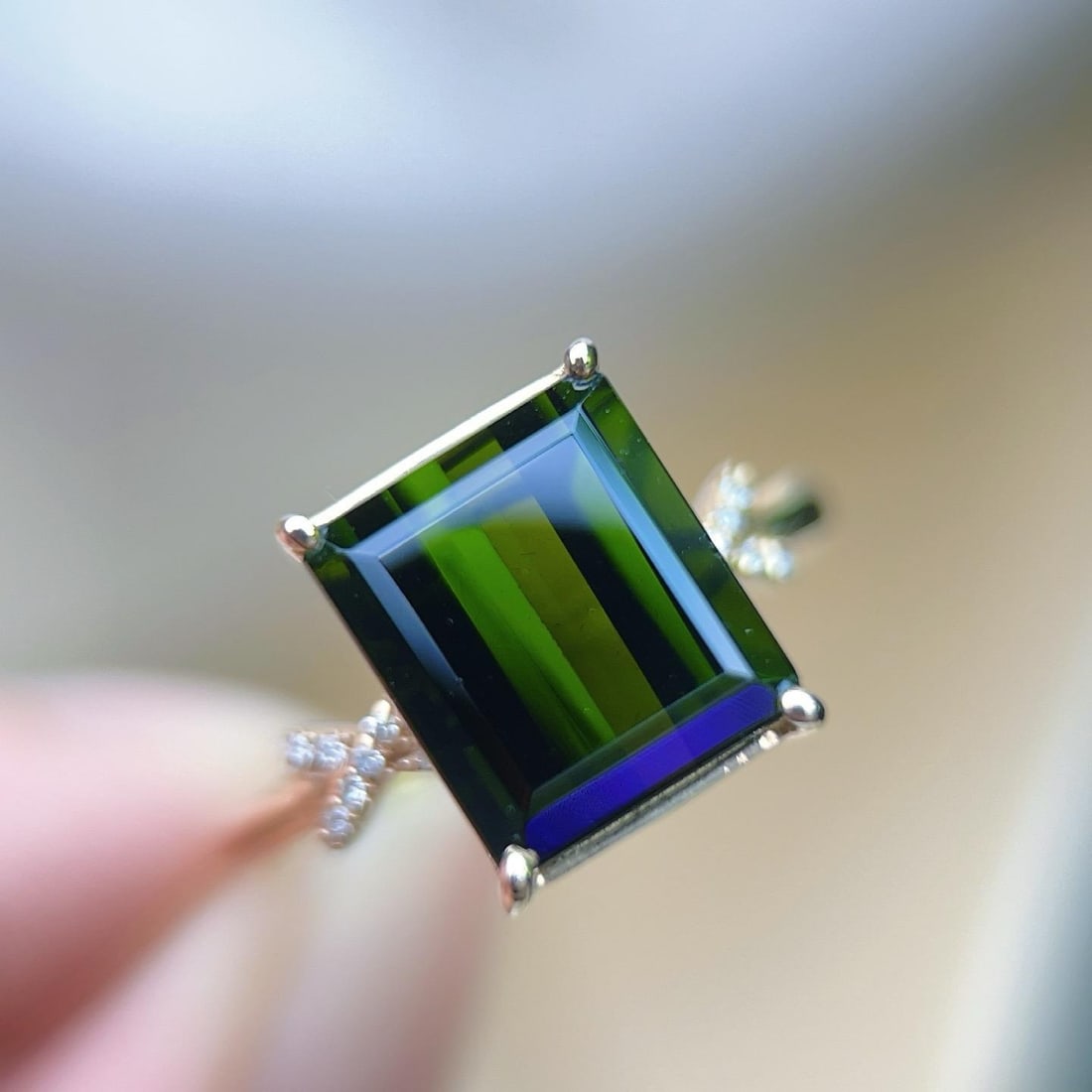 14k Gold 4.65 Ctw Natural Tourmaline & Diamond Ring: Ref:231189062 // gold content:14k gold // ring size:7. 25us // // main gemstone:tourmaline // shape:octagonal // carat weight:4. 6ct // color:green // treatment:natural // // adjacent gemstone 2 :