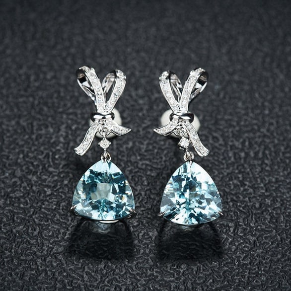 14k Gold 6.04 Ct Natural Aquamarine & Diamond Earrings: Ref:231189064 // gold content:14k gold // main gemstone:aquamarine // shape:triangle // carat weight:6. 04ct // color:blue // treatment:natural // // adjacent gemstone 2 : diamond // shape:round // cl