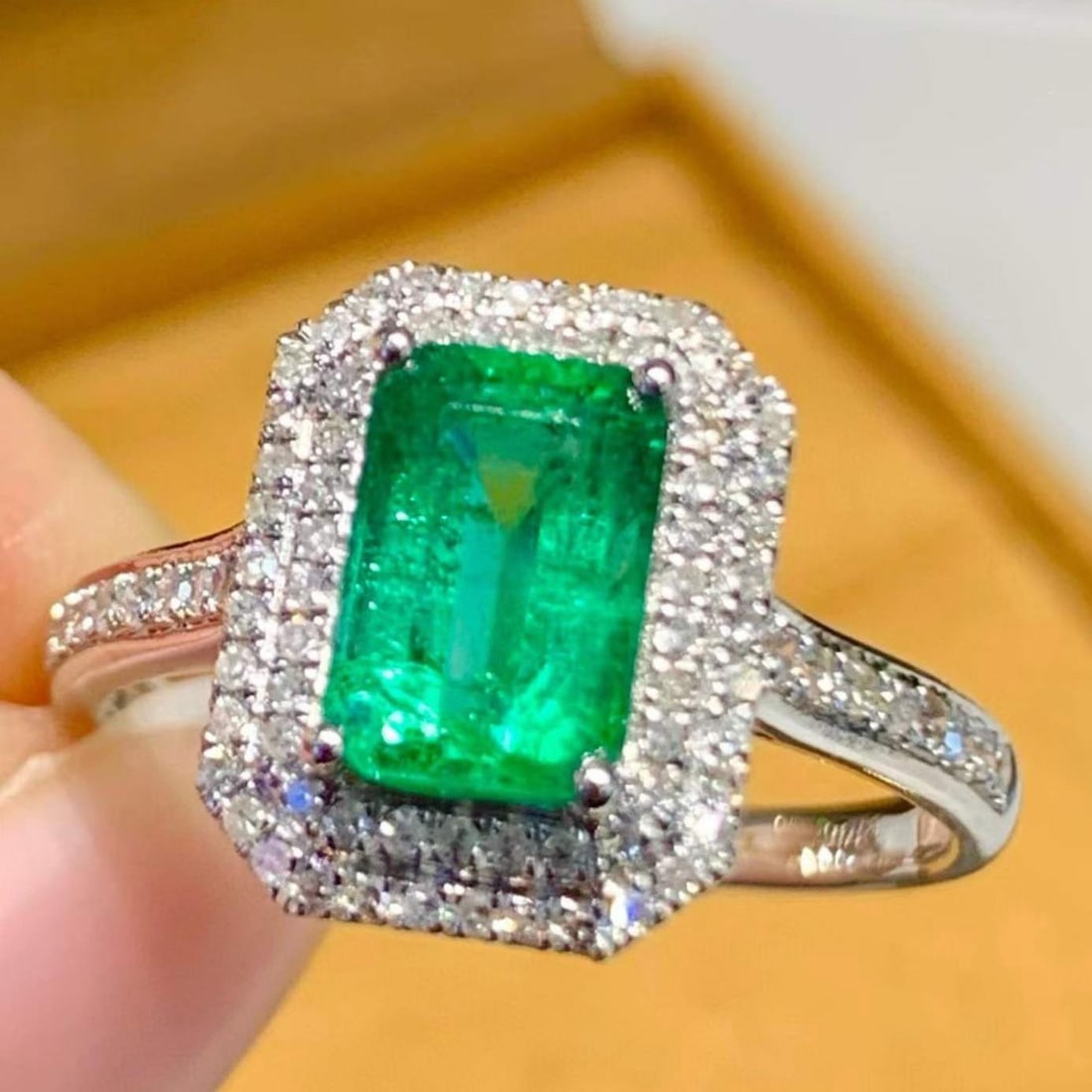 14k Gold 1.3 Ct Natural Emerald & Diamond Ring: Ref:231189080 // gold content:14k gold // ring size:7. 25us // // main gemstone:emerald // shape:octagonal // carat weight:1. 3ct // color:green // treatment:natural // // adjacent gemstone 2 :