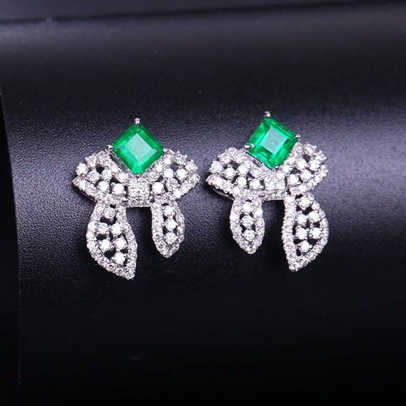 14k Gold 1.20 Ctw Vivid Green Natural Emerald & Diamond Earrings - 2