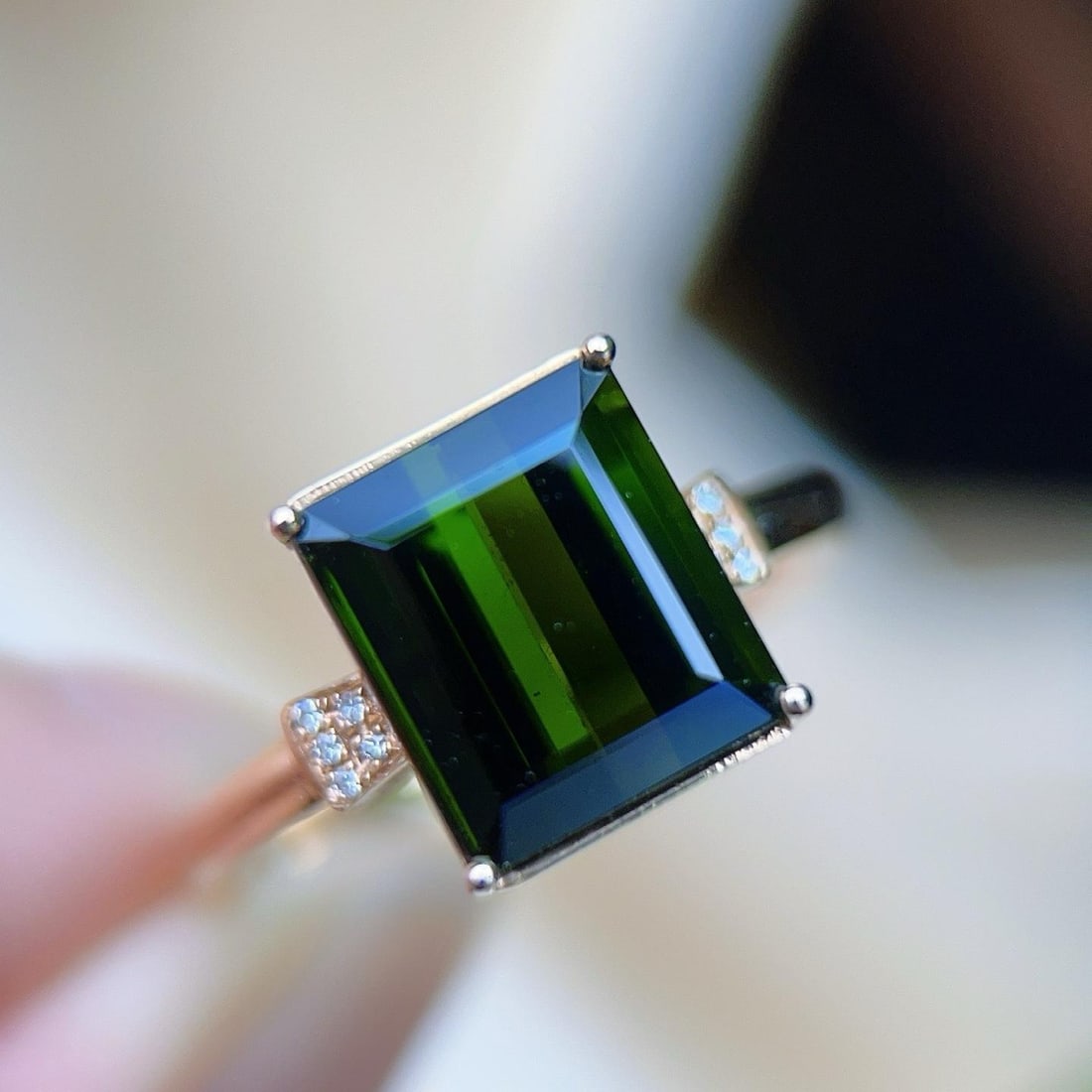 14k Gold 4.53 Ctw Natural Tourmaline & Diamond Ring: Ref:231189114 // gold content:14k gold // ring size:7. 25us // // main gemstone:tourmaline // shape:octagonal // carat weight:4. 5ct // color:green // treatment:natural // // adjacent gemstone 2 :