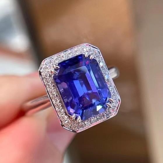 14k Gold 4.56 Ctw Natural Tanzanite & Diamond Ring: Ref:231189116 // gold content:14k gold // ring size:7. 25us // // main gemstone:tanzanite // shape:octagonal // carat weight:4. 40ct // color:blue // treatment:natural // // adjacent gemstone 2 : diam