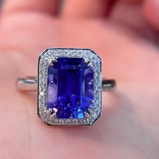 14k Gold 4.56 Ctw Natural Tanzanite & Diamond Ring - 2