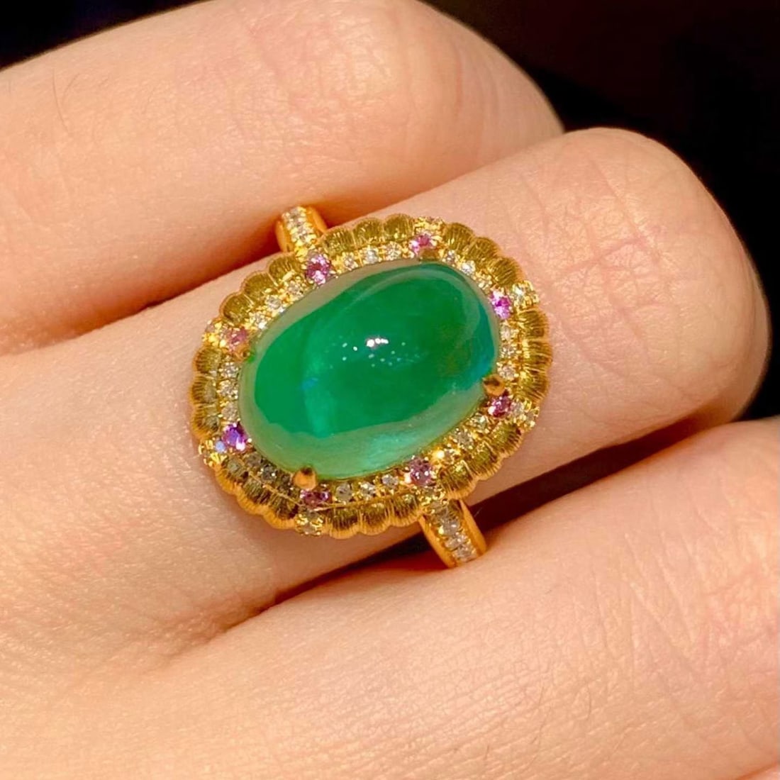 14k Gold 5.88 Ct Natural Emerald & Diamond Ring - 4