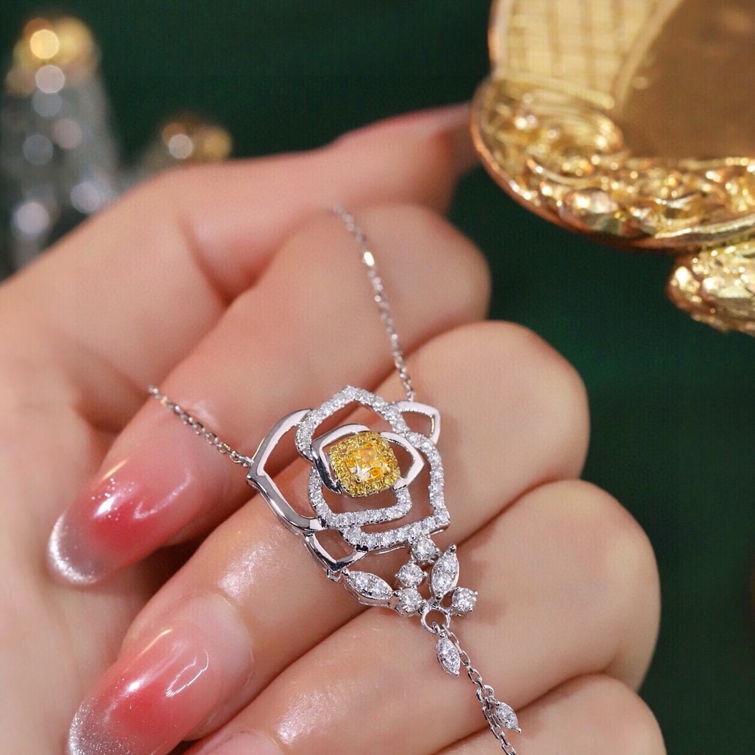 14k Gold 1.00 Ctw Natural Yellow Diamond & Diamond & Flowers Necklace - 4