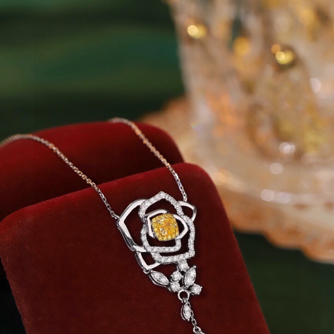 14k Gold 1.00 Ctw Natural Yellow Diamond & Diamond & Flowers Necklace - 5