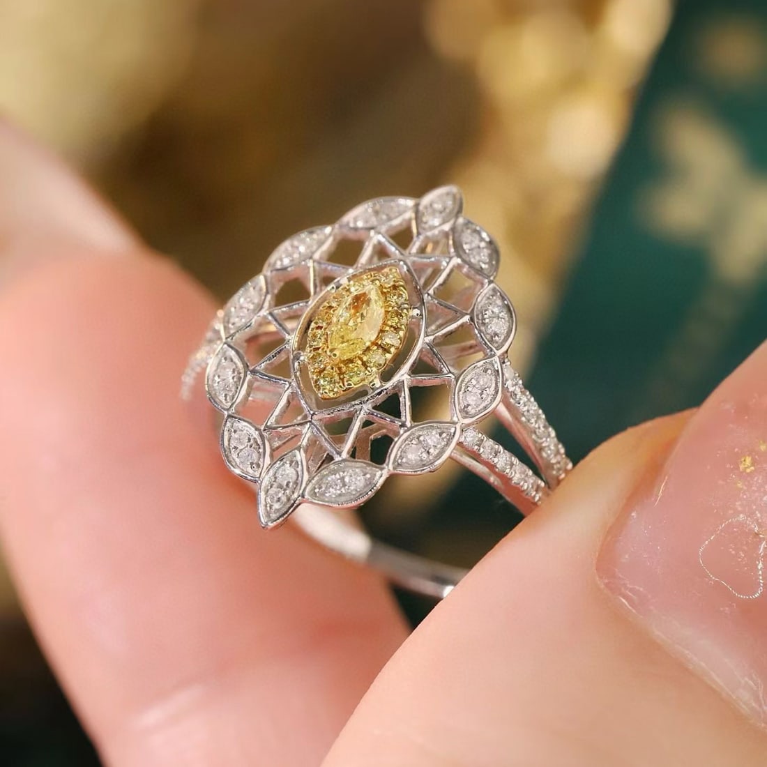 14k Gold 0.50 Ctw Natural Yellow Diamond & Diamond Ring - 3