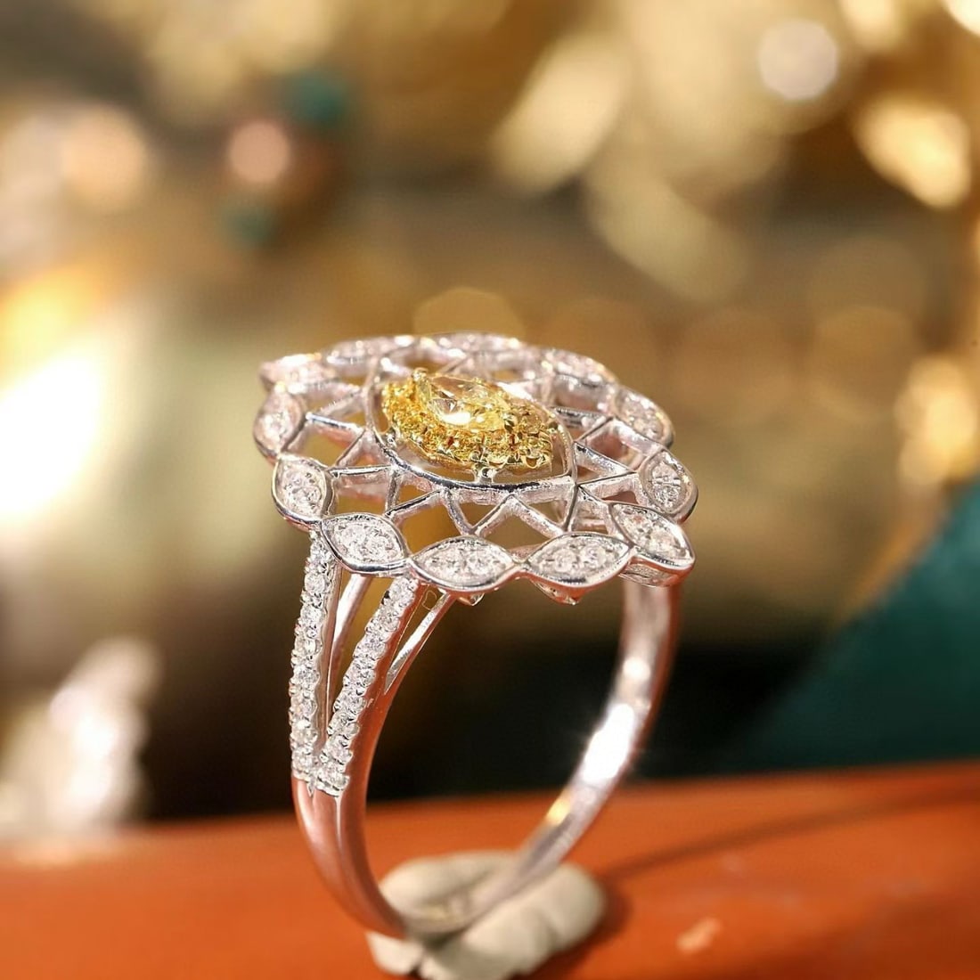 14k Gold 0.50 Ctw Natural Yellow Diamond & Diamond Ring - 4