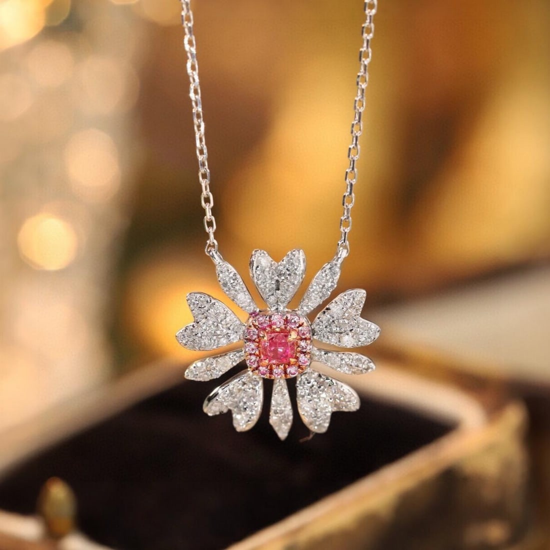 14k Gold 0.45 Ctw Natural Pink Diamond & Diamond & Flowers Necklace: Ref:231189152 // gold content:14k gold // main gemstone:pink diamond // shape:cushion // carat weight:0. 08ct // color:pink // treatment:natural // // adjacent gemstone 2 : diamond // shape:round // c