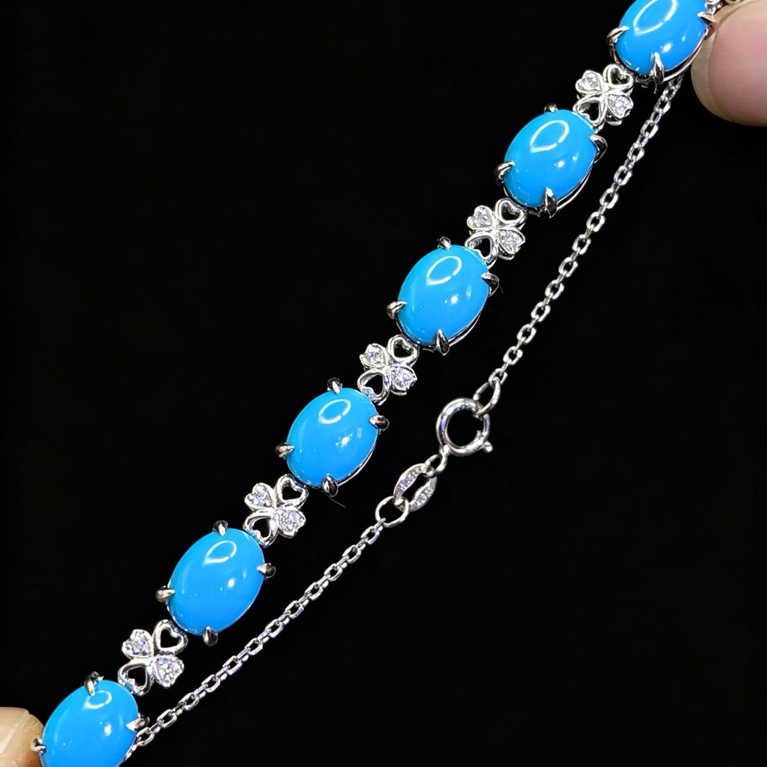 14k Gold 6.21 Ctw Natural Blue Turquoise & Diamond Bracelet: Ref:231189160 // gold content:14k gold // main gemstone:blue turquoise // shape:oval // carat weight:6. 12ct // color:blue // treatment:natural // // adjacent gemstone 2 : diamond // shape:round //