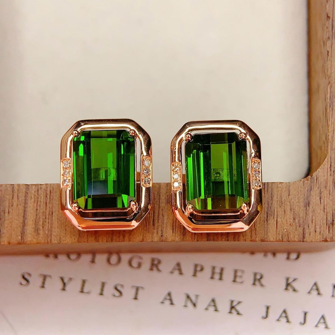 14k Gold 5.3 Ct Natural Tourmaline & Diamond Earrings: Ref:231189161 // gold content:14k gold // main gemstone:tourmaline // shape:octagonal // carat weight:5. 3ct // color:green // treatment:natural // // adjacent gemstone 2 : diamond // number of