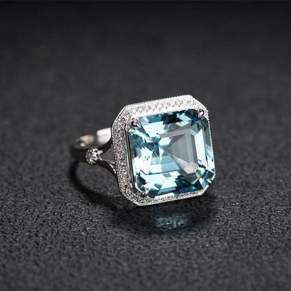14k Gold 7.36 Ct Natural Aquamarine & Diamond Ring - 4
