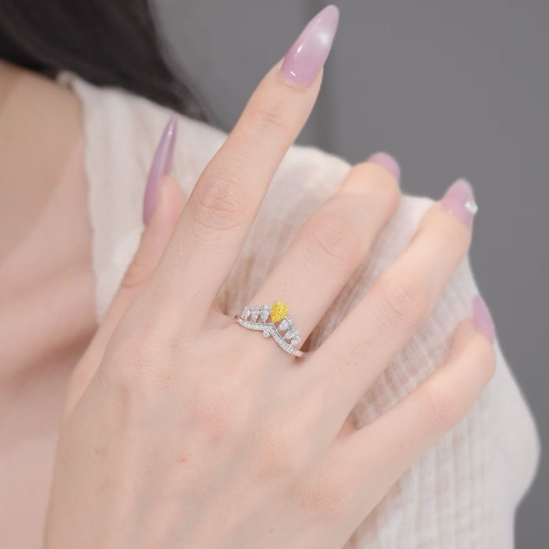 14k Gold 0.62 Ct Natural Color Diamond Ring - 3