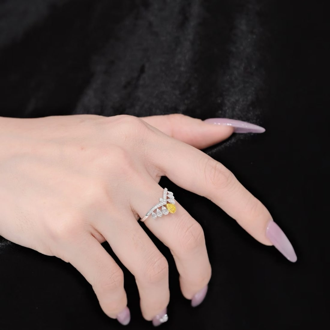 14k Gold 0.62 Ct Natural Color Diamond Ring - 4