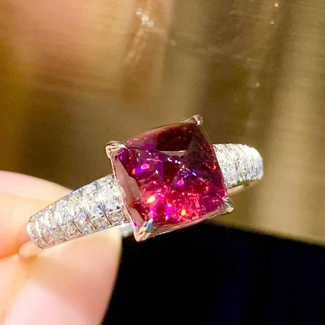 14k Gold 2.05 Ct Natural Tourmaline & Diamond Ring: Ref:231189212 // gold content:14k gold // ring size:7. 25us // // main gemstone:tourmaline // shape:sugar-loaf // carat weight:2. 05ct // color:red // treatment:natural // // adjacent gemstone 2 :