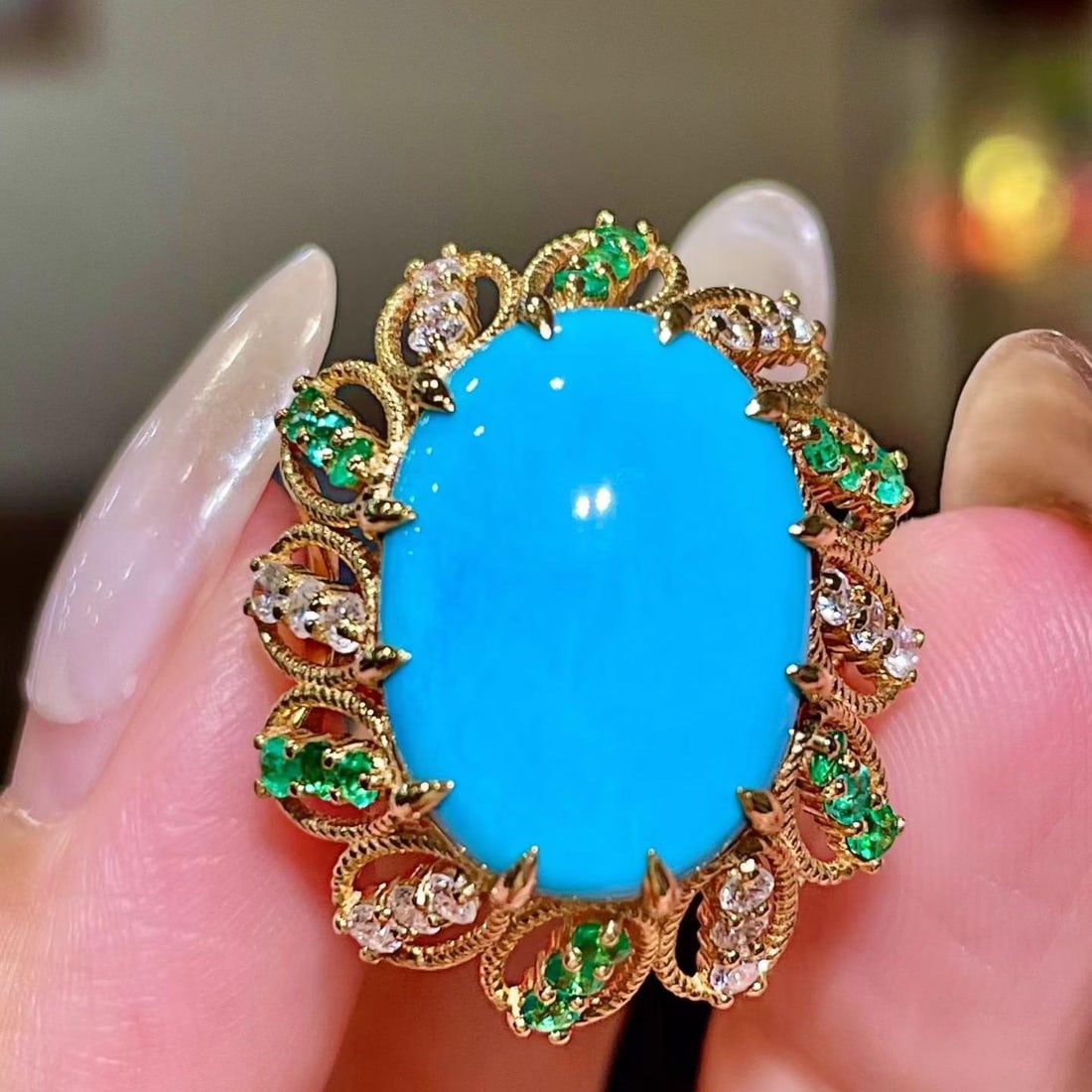 14k Gold 9.28 Ctw Natural Blue Turquoise & Emerald Ring: Ref:231189213 // gold content:14k gold // ring size:7. 25us // // main gemstone:blue turquoise // shape:oval // carat weight:8. 82ct // color:blue // treatment:natural // // adjacent gemstone 2 :