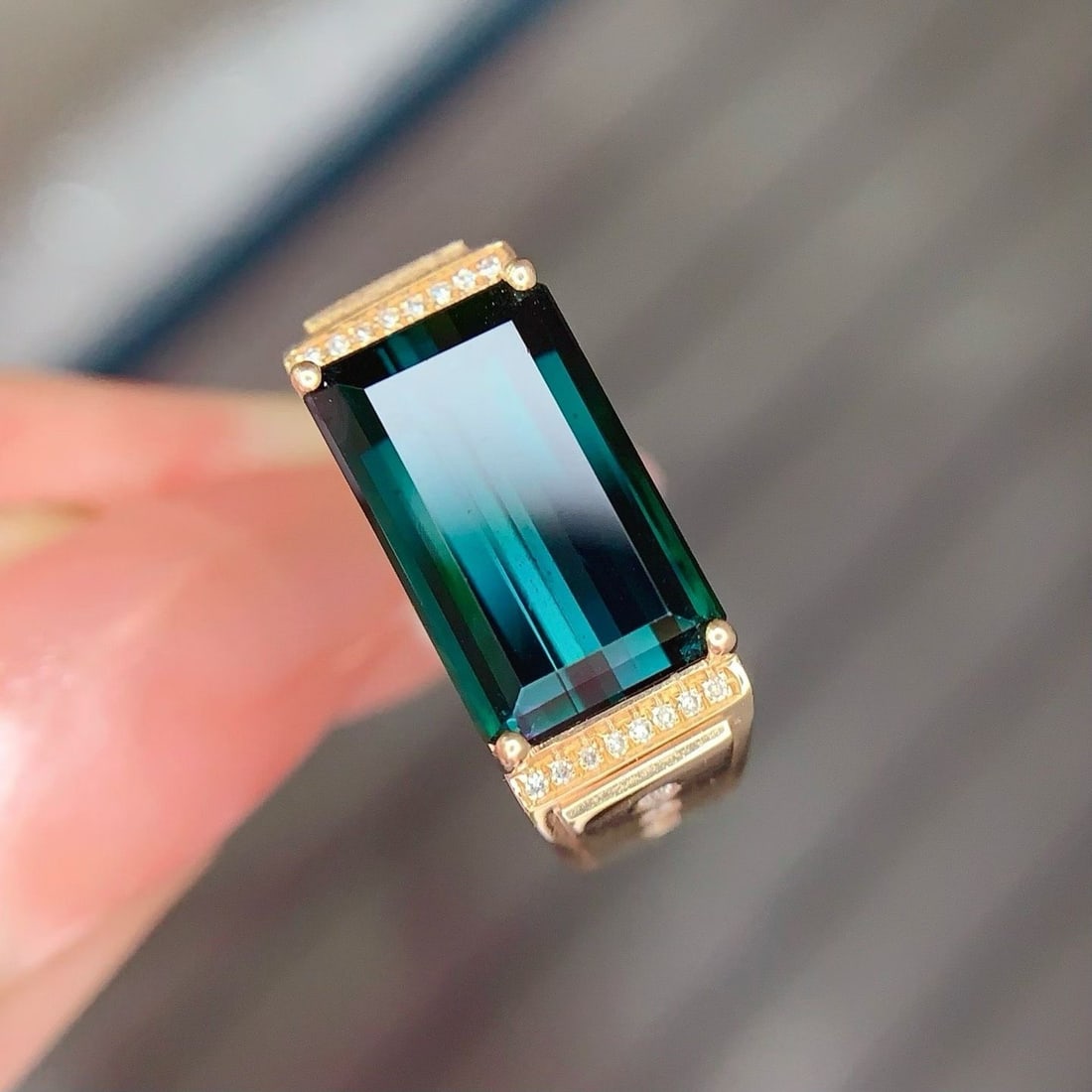 14k Gold 5 Ct Natural Tourmaline & Diamond & Men¡¯s Ring: Ref:231189218 // gold content:14k gold // ring size:8us // // main gemstone:tourmaline // shape:octagonal // carat weight:5ct // color:bluish green // treatment:natural // // adjacent gemstone 2 :