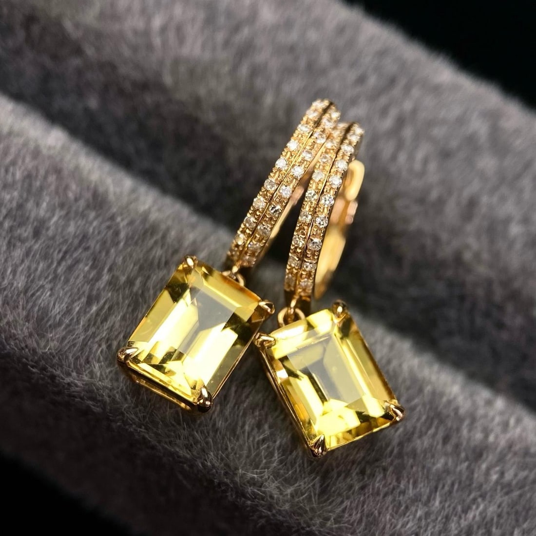 14k Gold 2.63 Ct Natural Citrine & Diamond Earrings: Ref:231189219 // gold content:14k gold // main gemstone:citrine // shape:octagonal // carat weight:2. 63ct // color:yellow // treatment:natural // // adjacent gemstone 2 : diamond // number of stones: