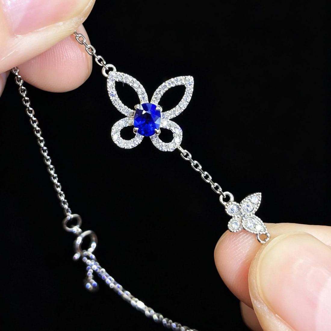 14k Gold 0.71 Ctw Natural Sapphire & Diamond Bracelet: Ref:231189226 // gold content:14k gold // main gemstone:sapphire // shape:oval // carat weight:0. 5ct // color:blue // treatment:natural // // adjacent gemstone 2 : diamond // shape:round // carat