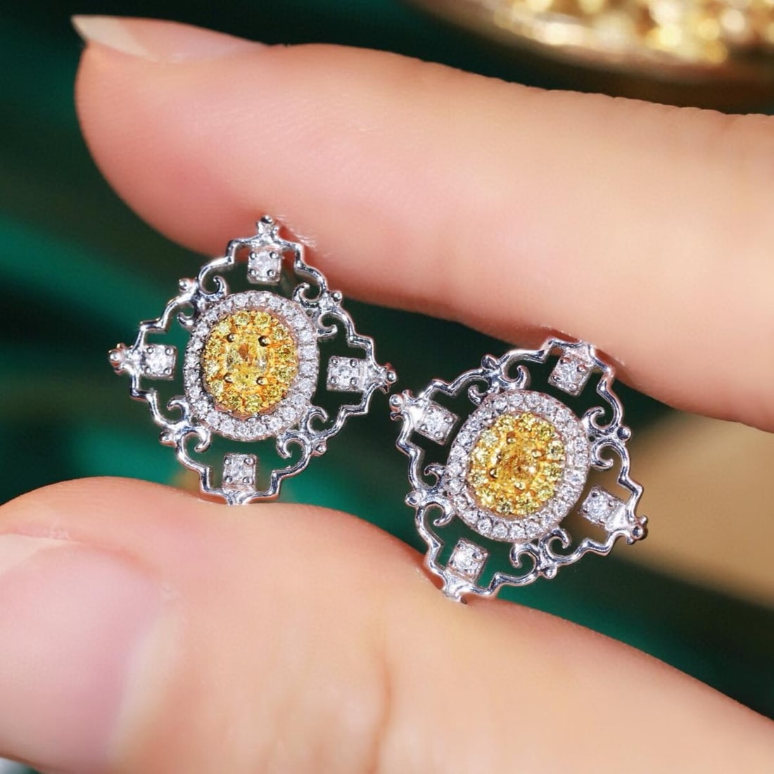 14k Gold 0.40 Ctw Natural Yellow Diamond & Diamond Earrings: Ref:231189239 // gold content:14k gold // main gemstone:yellow diamond // shape:oval // carat weight:0. 16ct // color:yellow // treatment:natural // // adjacent gemstone 2 : diamond // shape:round // 