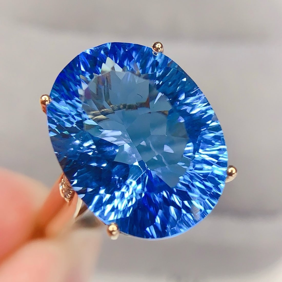 14k Gold 12 Ct Natural Topaz & Diamond Ring: Ref:231189252 // gold content:14k gold // ring size:7. 25us // // main gemstone:topaz // shape:oval // carat weight:12ct // color:blue // treatment:natural // // adjacent gemstone 2 : diamond // numbe