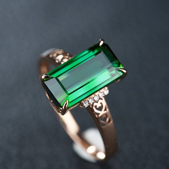 14k Gold 3.0 Ct Natural Tourmaline & Diamond Ring: Ref:231190018 // gold content:14k gold // ring size:7. 25us // // main gemstone:tourmaline // shape:octagonal // carat weight:3. 0ct // color:green // treatment:natural // // adjacent gemstone 2 :