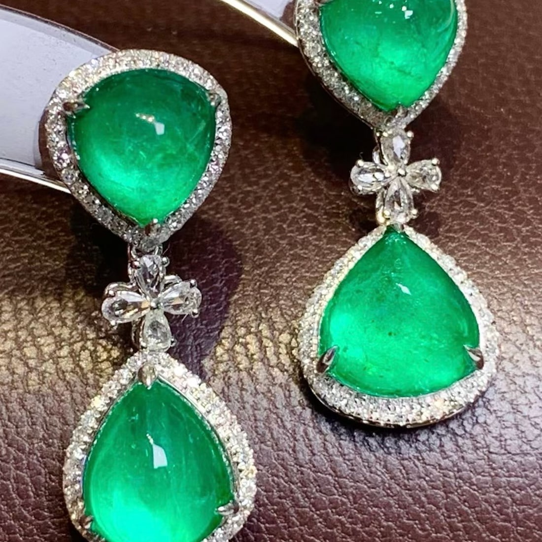 14k Gold 7.3 Ct Natural Emerald & Diamond & Sapphire Earrings - 3