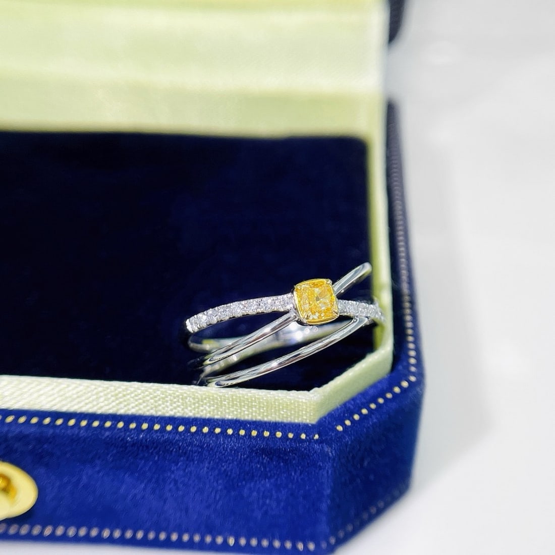 14k Gold 0.32 Ctw Natural Yellow Diamond & Diamond Ring - 3