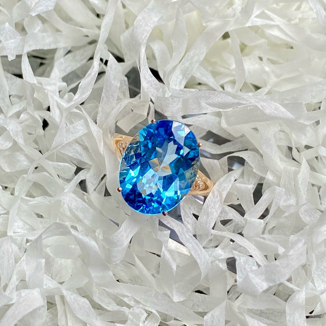 14k Gold 9.25 Ct Natural Topaz & Diamond Ring - 4