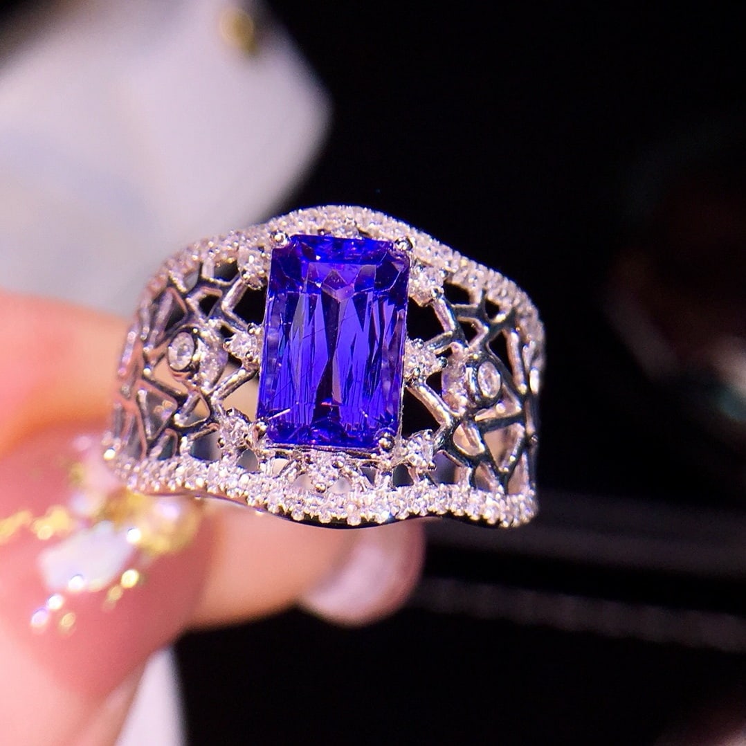 14k Gold 2.5 Ct Natural Tanzanite & Diamond Ring - 5