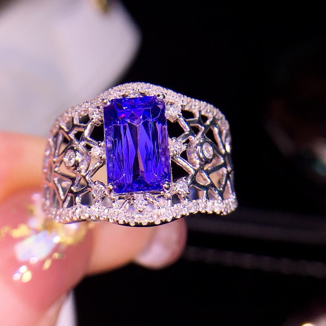 14k Gold 2.5 Ct Natural Tanzanite & Diamond Ring - 6