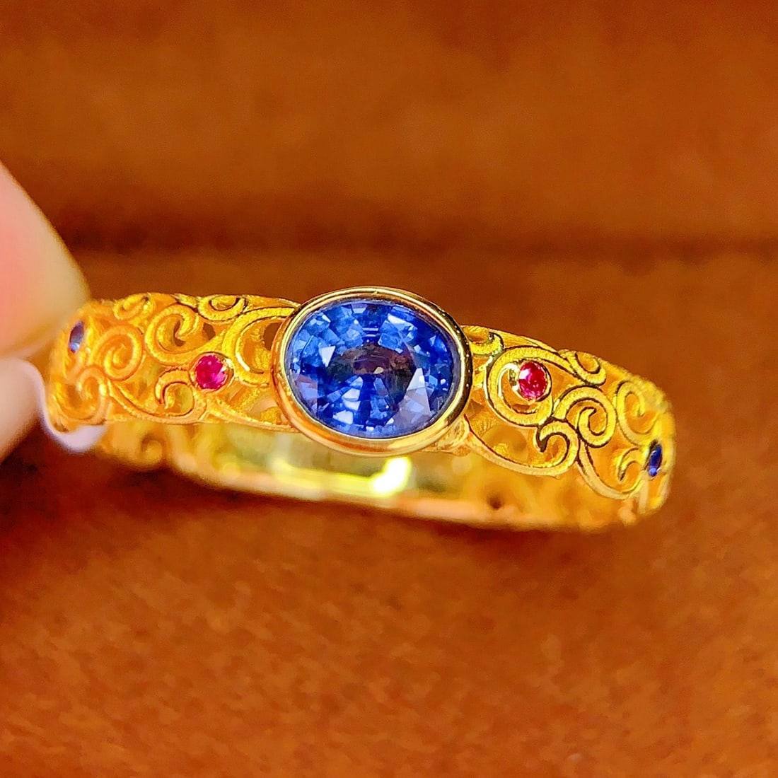 14k Gold 0.6 Ct Natural Sapphire Ring: Ref:231190079 // gold content:14k gold // ring size:7. 25us // // main gemstone:sapphire // shape:oval // carat weight:0. 6ct // color:blue // treatment:natural // Condition: New Low Estimate: