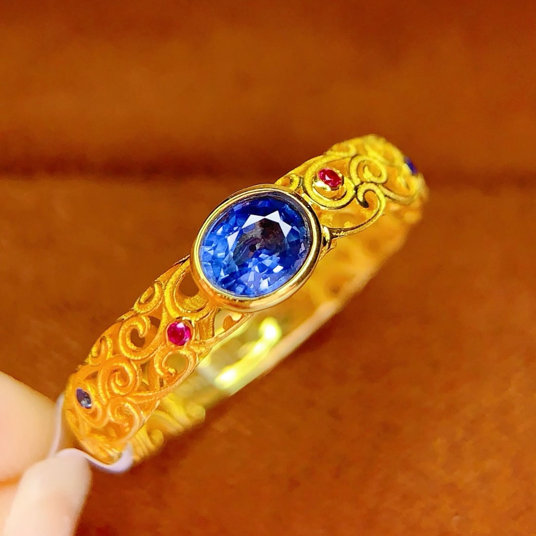 14k Gold 0.6 Ct Natural Sapphire Ring - 3