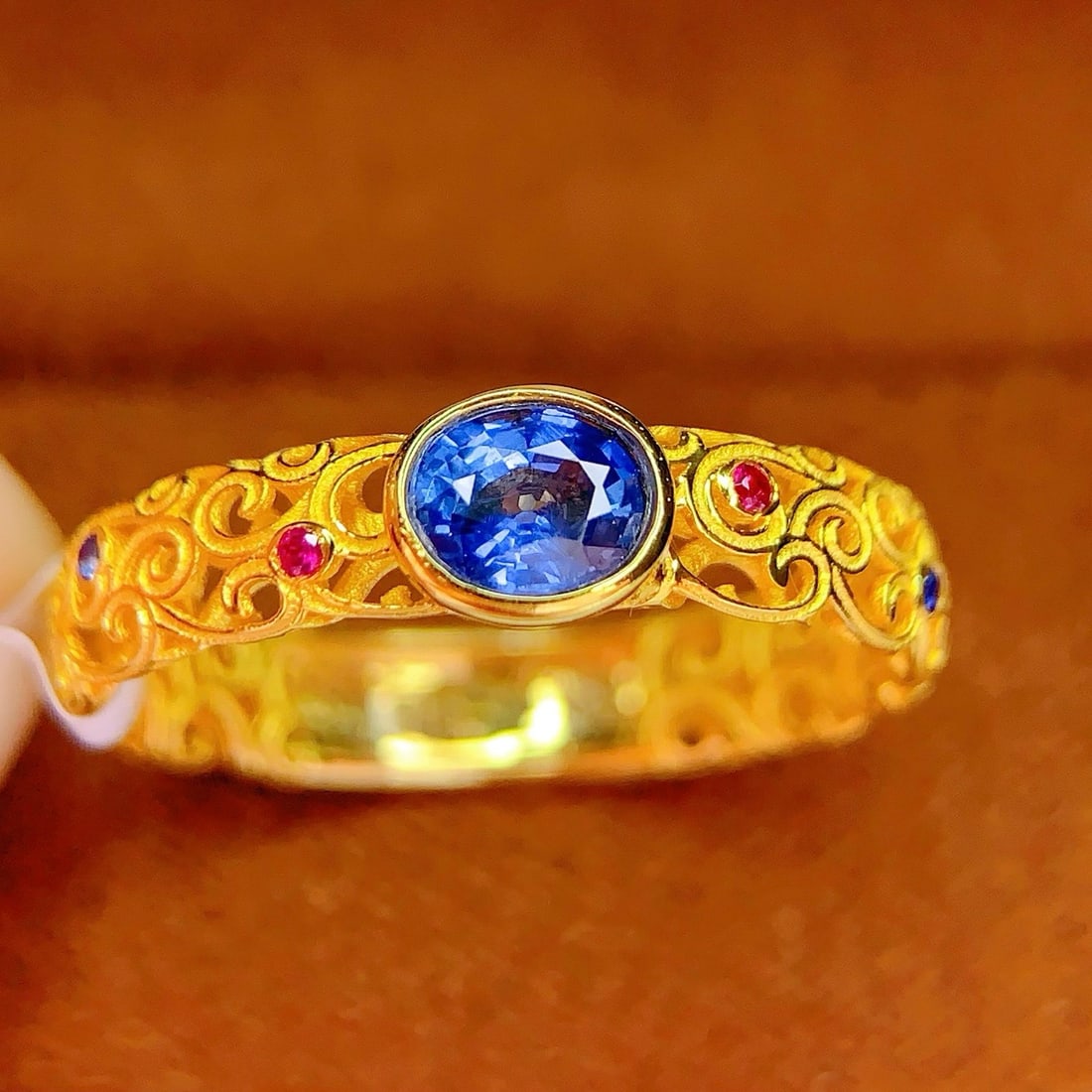 14k Gold 0.6 Ct Natural Sapphire Ring - 4